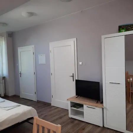 Praski Dom Bed & Breakfast Sienno