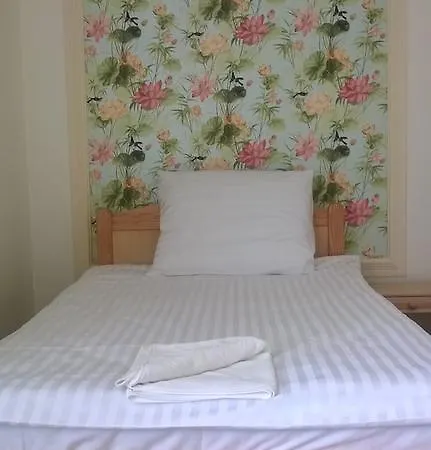 Bed & Breakfast Praski Dom Sienno