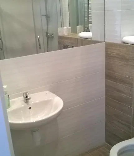 Bed & Breakfast Praski Dom Sienno