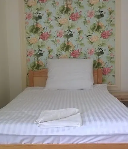 Bed & Breakfast Praski Dom Sienno